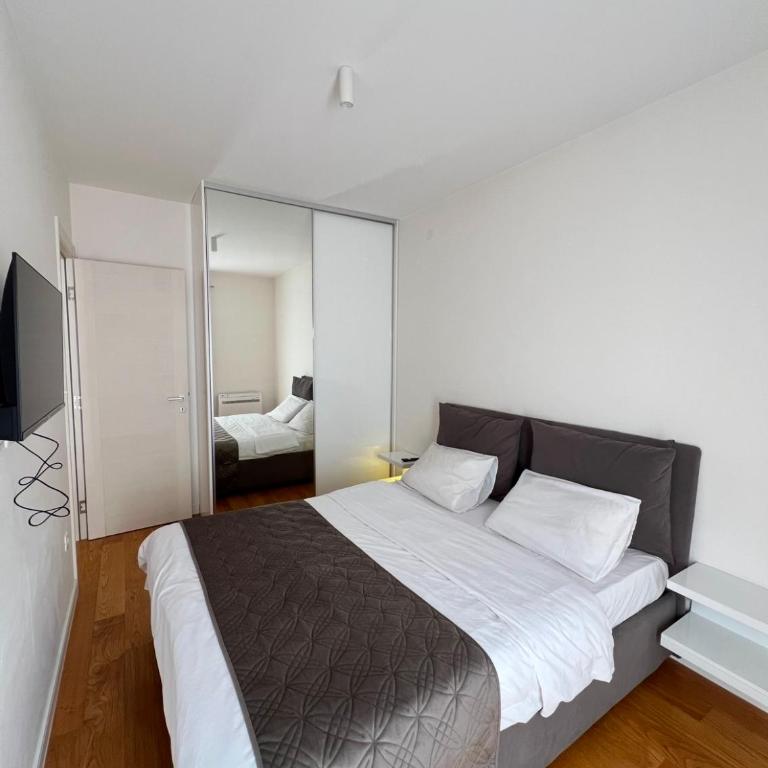 White Homes Apartments • Central Point - One-Bedroom Apartment - 14