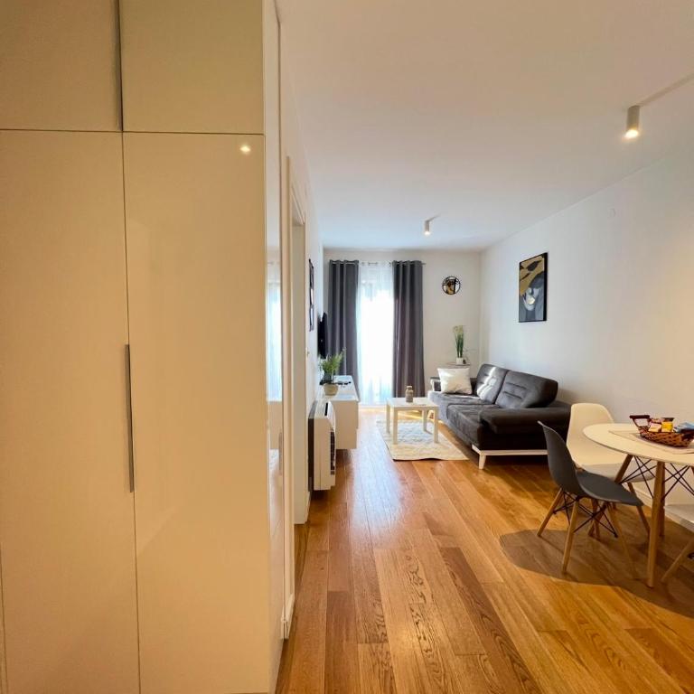 White Homes Apartments • Central Point - One-Bedroom Apartment - 7