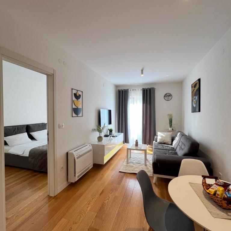 White Homes Apartments • Central Point - One-Bedroom Apartment - 11