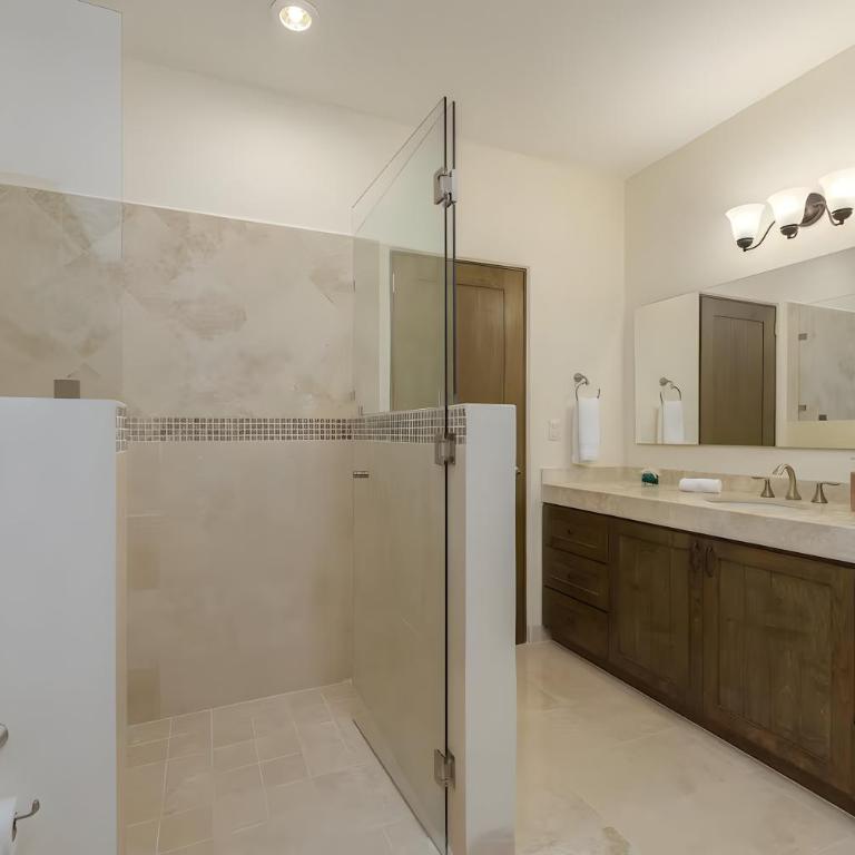 Condo with Panoramic Ocean view and Pool - Apartamento - 10