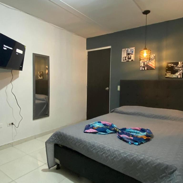 APARTAMENTOS ESTADIO MK REMODELADOS EN LA MEJOR ZONA DE MEDELLIiN - Two-Bedroom Apartment - 2