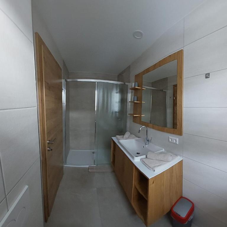 Ferienwohnungen Guglhof Mariapfarr - Apartment mit 2 Schlafzimmern und Balkon - 5