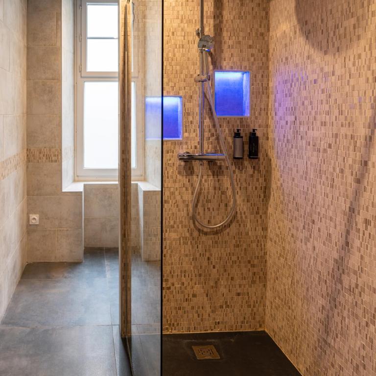 Suite Marguerite - Haussmannien chic hyper centre - Appartement 2 Chambres - 35