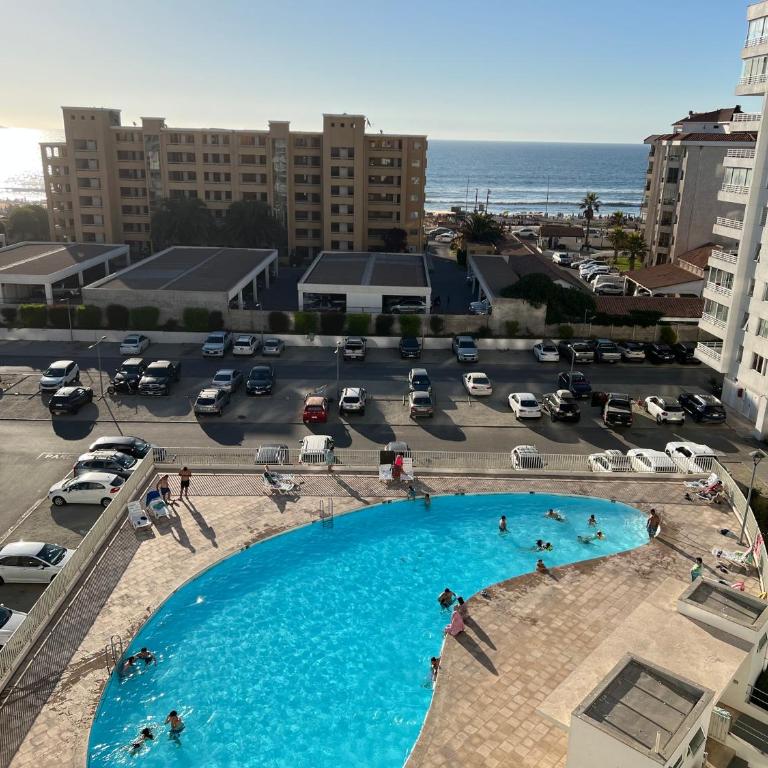 Depto amplio en condominio, sector 4 esquinas - Apartment - 1