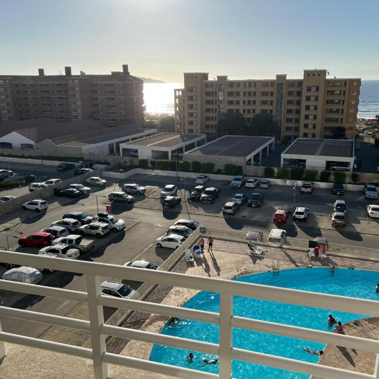 Depto amplio en condominio, sector 4 esquinas - Apartment - 3