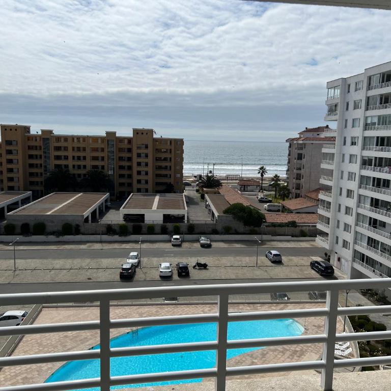 Depto amplio en condominio, sector 4 esquinas - Apartment - 4