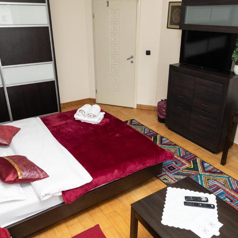 Bolek mansion - Dvokrevetna Soba sa Bračnim Krevetom i Balkonom - 16