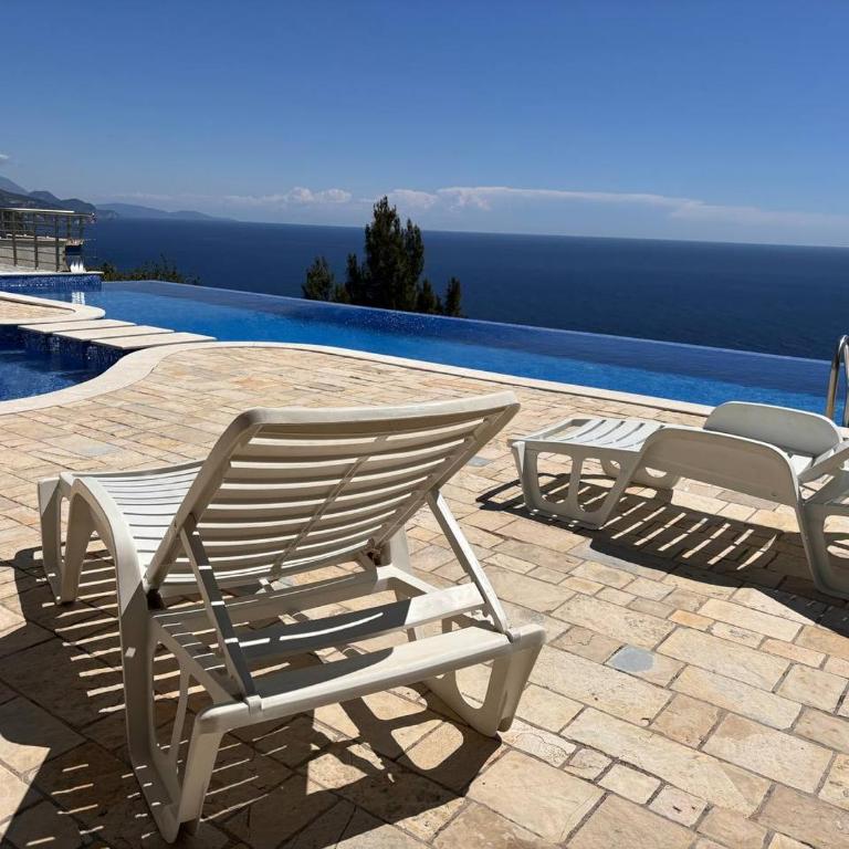 Romantic Hillside Escape Sea View and Infinity Pool - Apartman s 1 Spavaćom Sobom, Balkonom i Pogledom na More - 29