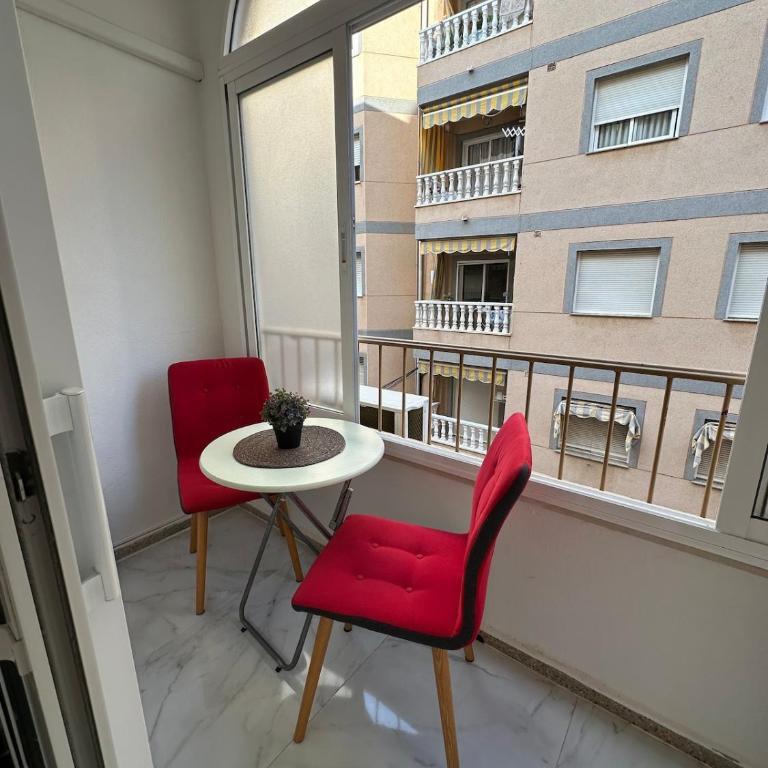 Cozy One Bedroom Apartment - One-Bedroom Apartment with Balcony - 16