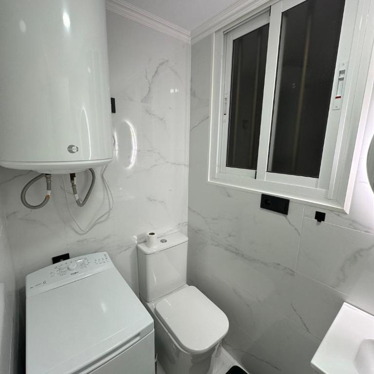 Cozy One Bedroom Apartment - One-Bedroom Apartment with Balcony - 13