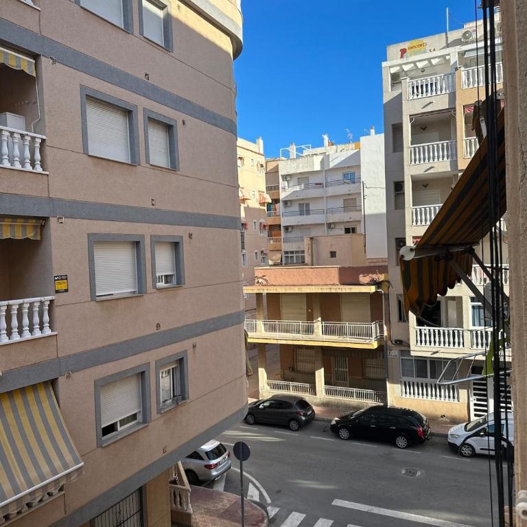 Cozy One Bedroom Apartment - One-Bedroom Apartment with Balcony - 18