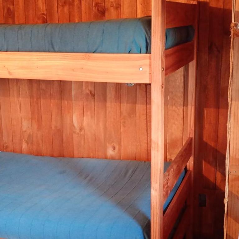 Hostal Quillelhue - Economy Triple Room with Shared Bathroom - 4
