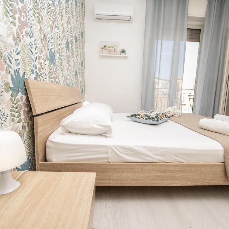 Central Room 128L - Deluxe Double Room with Balcony - 10
