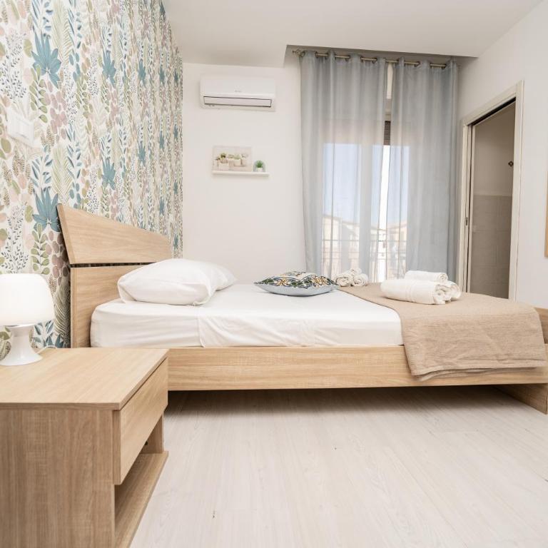 Central Room 128L - Deluxe Double Room with Balcony - 9