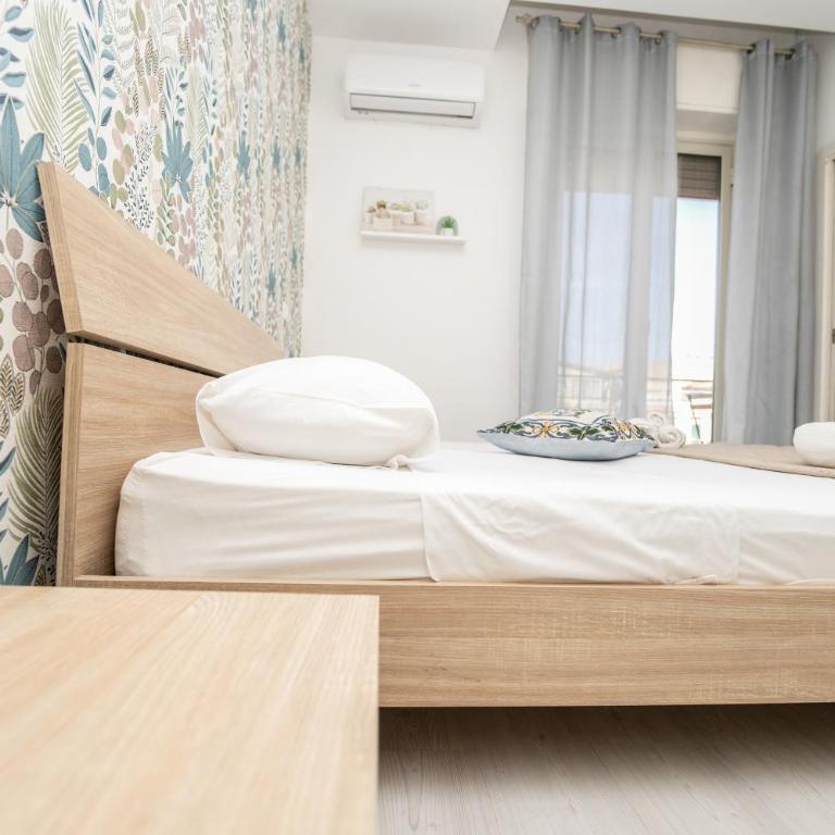 Central Room 128L - Deluxe Double Room with Balcony - 8