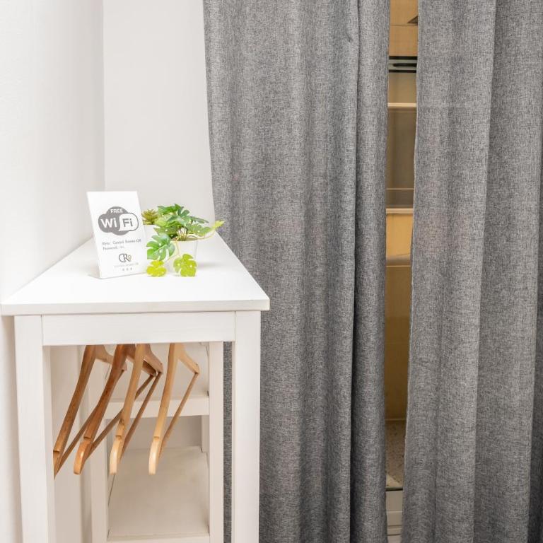 Central Room 128L - Triple Room with Balcony - 14