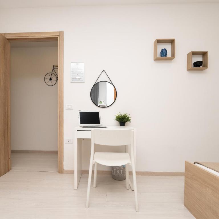 Central Room 128L - Triple Room with Balcony - 16