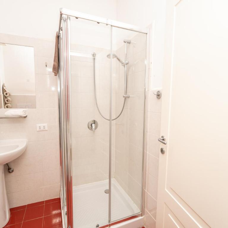 Central Room 128L - Single Room with Private Bathroom - 10
