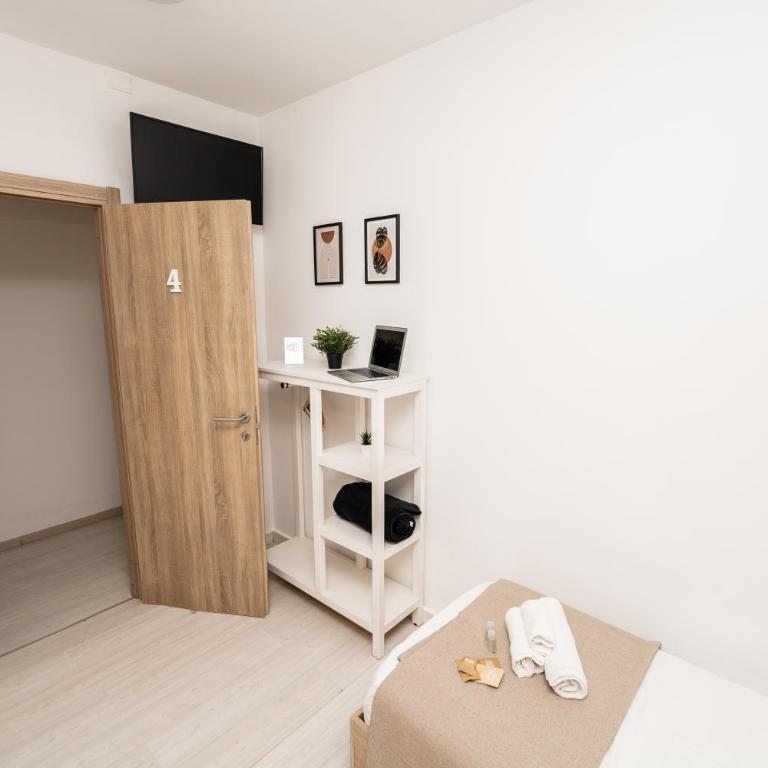 Central Room 128L - Single Room with Private Bathroom - 7