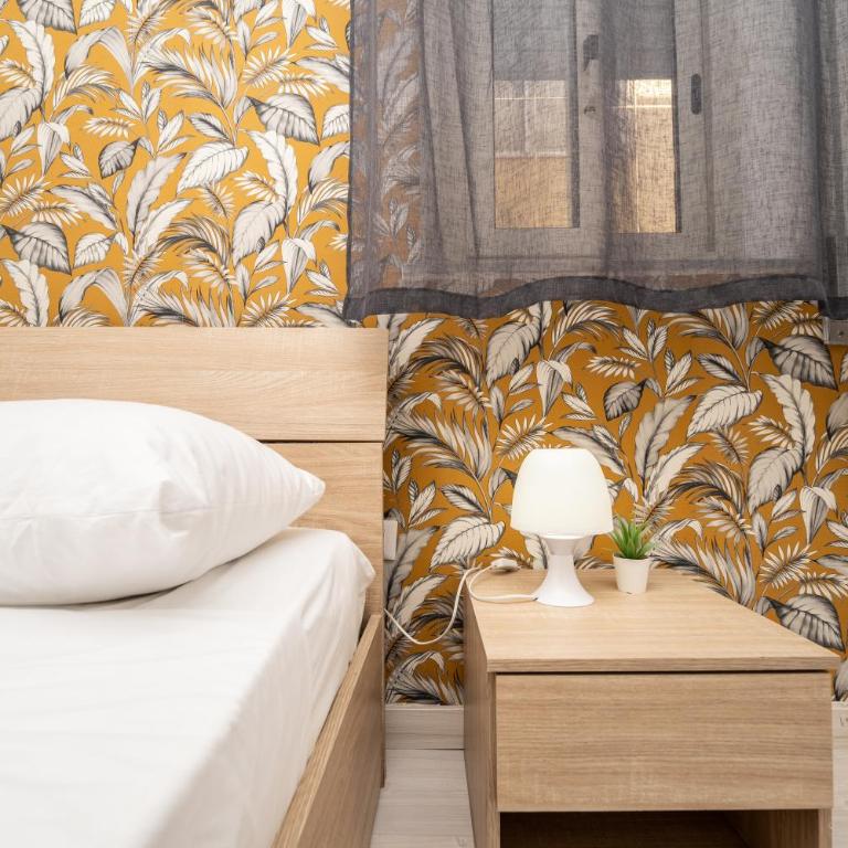 Central Room 128L - Single Room with Private Bathroom - 1
