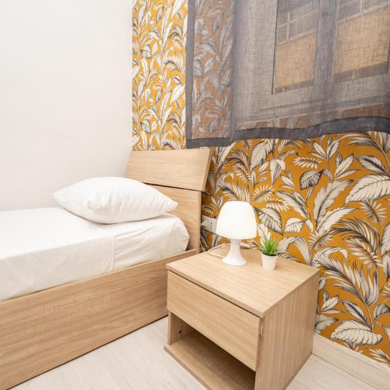 Central Room 128L - Single Room with Private Bathroom - 13