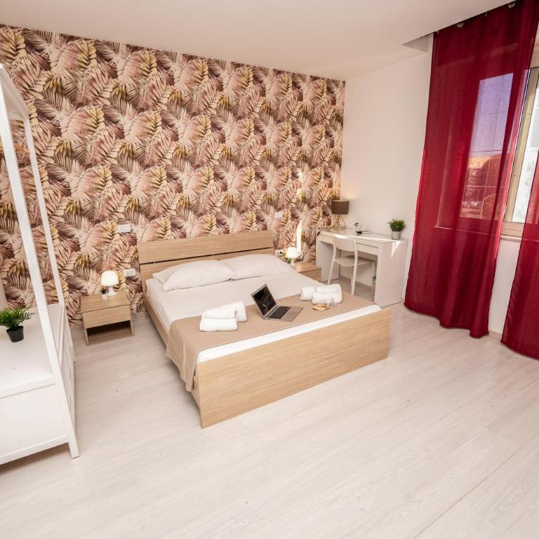 Central Room 128L - Triple Room with Private Bathroom - 17
