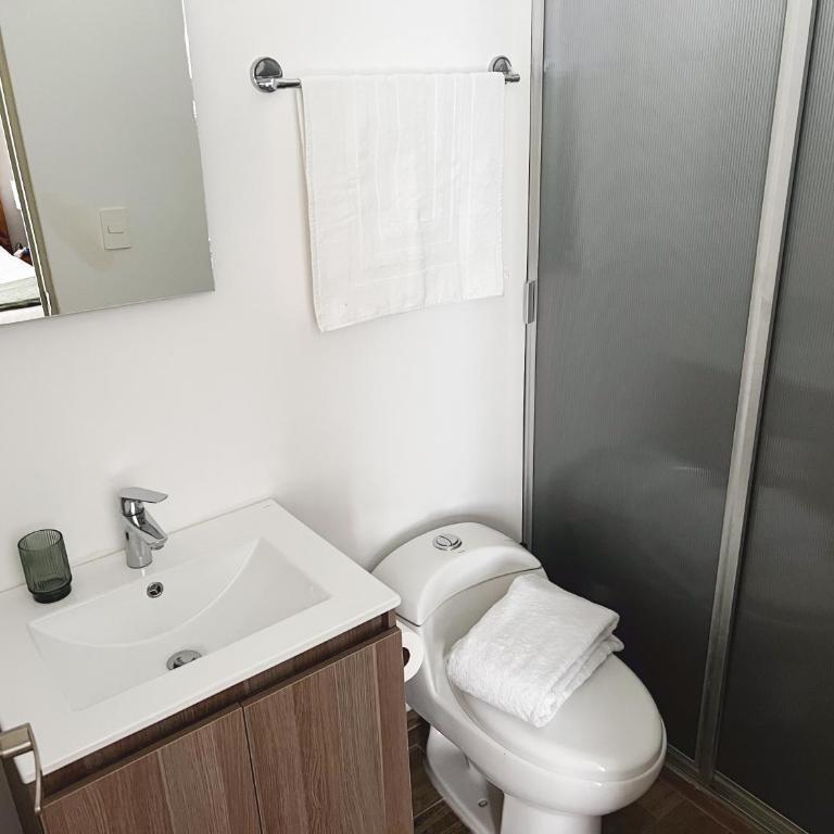 Cómodo Departamento 3 habitaciones y 200 MB - Appartement avec Vue et Balcon - 38