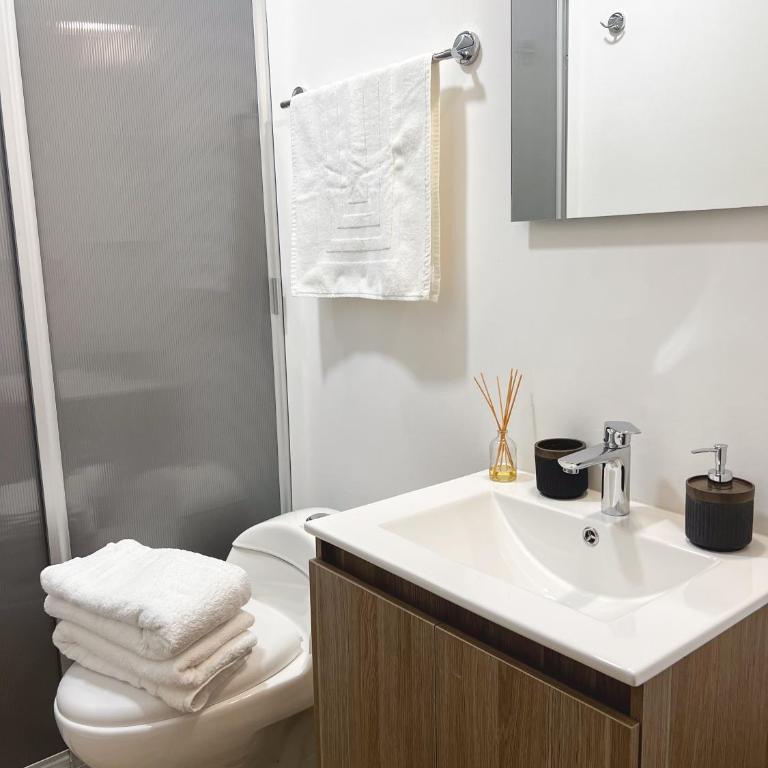Cómodo Departamento 3 habitaciones y 200 MB - Appartement avec Vue et Balcon - 24
