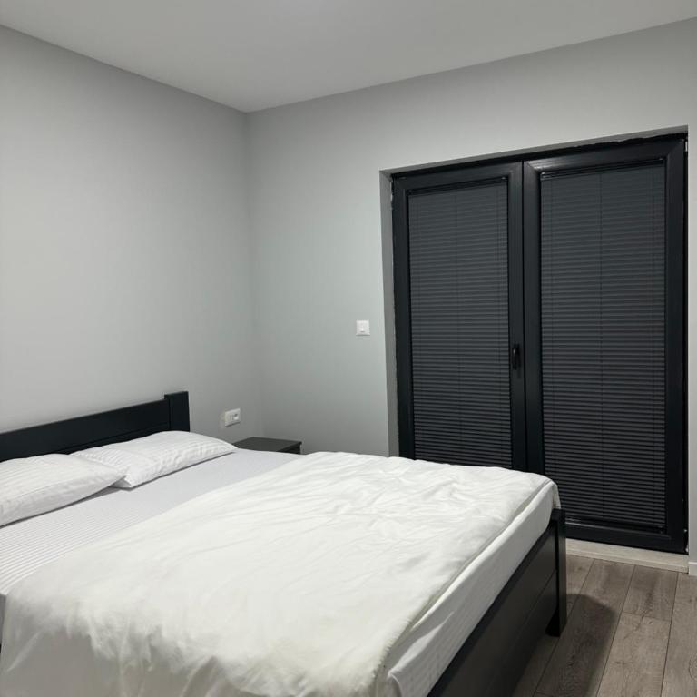 Mountain Valley - Two-Bedroom Apartment - 2