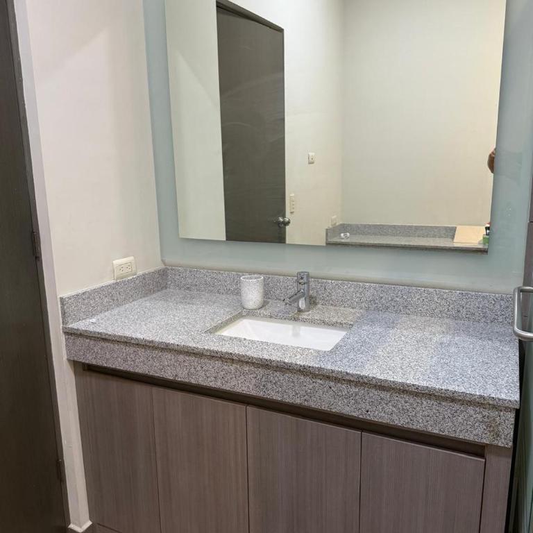 Casa completa 3 recamaras cerca de Nuevo Costco - Three-Bedroom House - 14