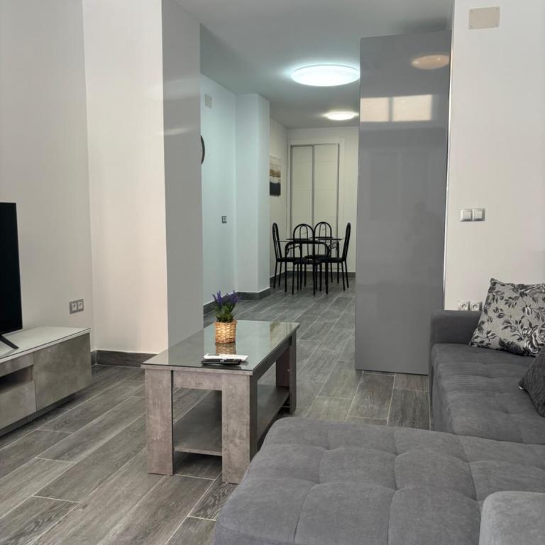 Apartamento 6 a 3 min caminando de la Estación de Bus y Tren María Zambrano 6 - Apartamento de 1 dormitorio - 11