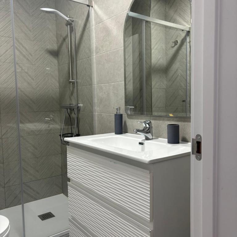Apartamento 6 a 3 min caminando de la Estación de Bus y Tren María Zambrano 6 - Apartamento de 1 dormitorio - 15