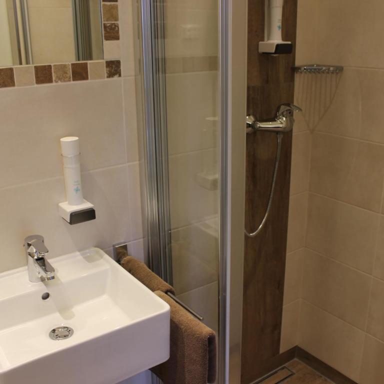 Hotel Restaurant Schweizerhaus - Doppelzimmer - 5