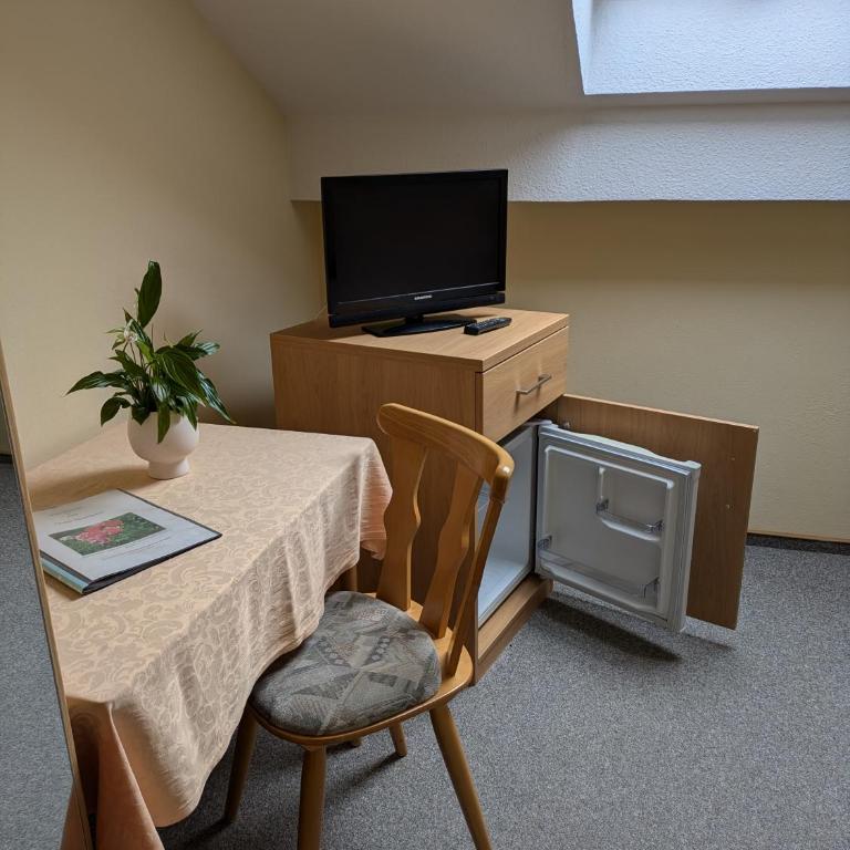 Pension Dornröschen - Einzelzimmer mit eigenem Bad - 1