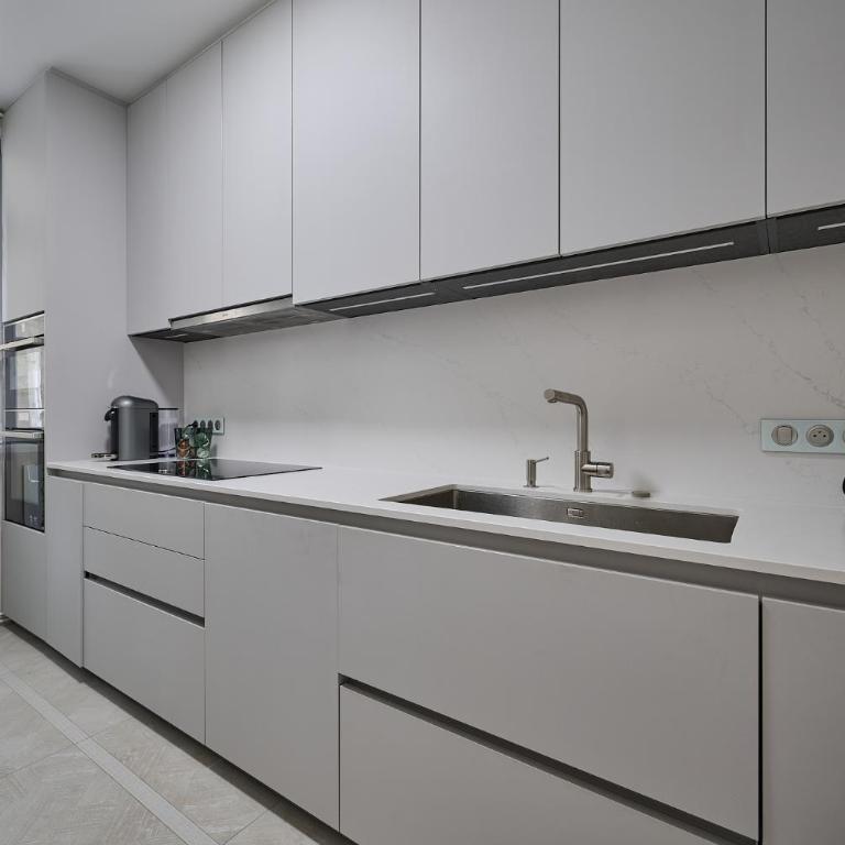 Luxury Royal Suite, 118 square meters, notre dame, 3 bedrooms - Appartement 3 Chambres Premium avec Balcon - 18