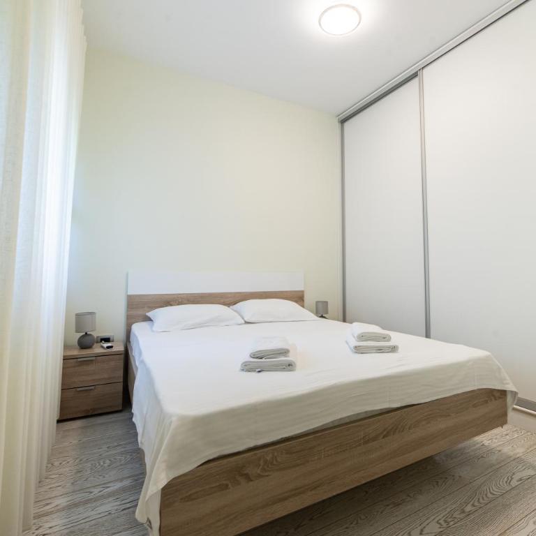 Green Bay Apartments Morinj - Two-Bedroom Apartment - 4