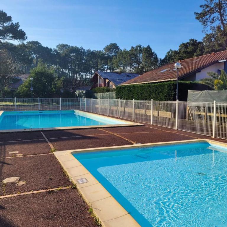 LES ESTIVALES - Maison mitoyenne pour 4 personnes - Ferienhaus - 6