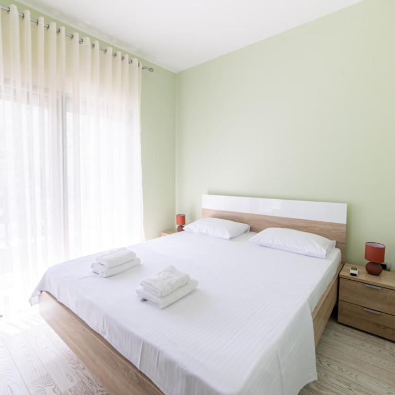 Green Bay Apartments Morinj - Three-Bedroom Apartment - 3
