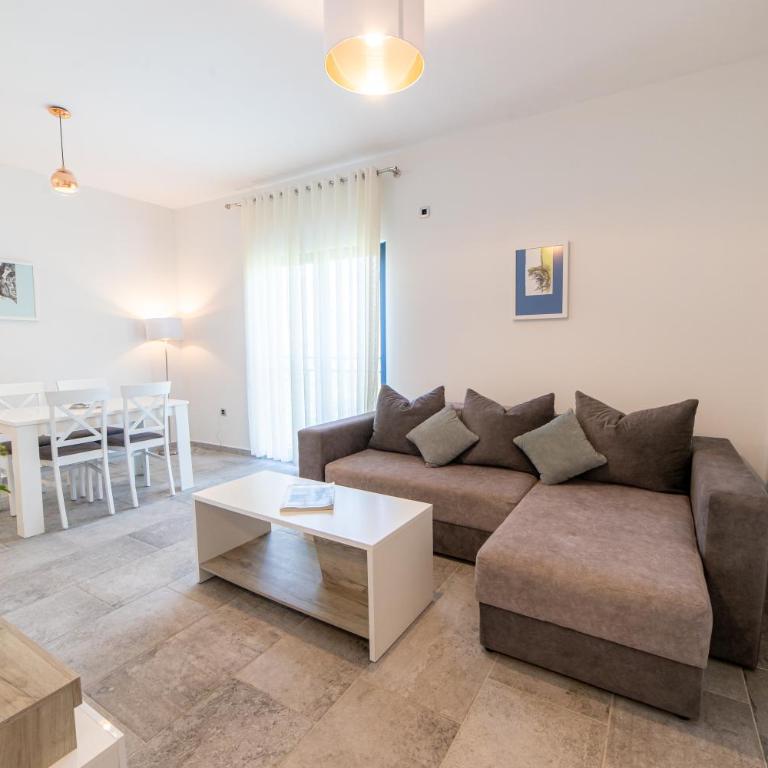 Green Bay Apartments Morinj - One-Bedroom Apartment - 2