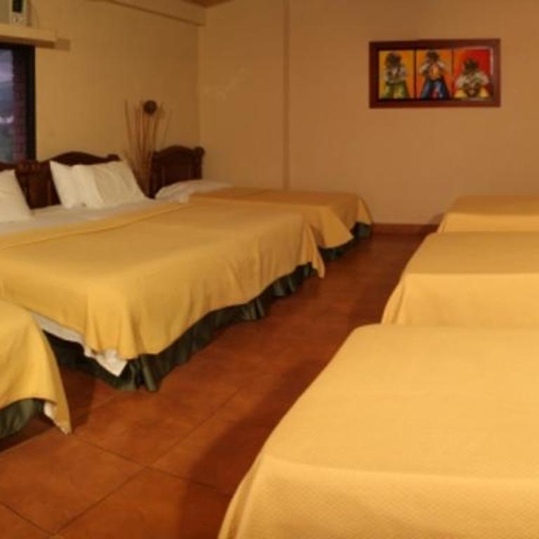 Hotel D' Leon Inn - Habitación Cuádruple Estándar - 10