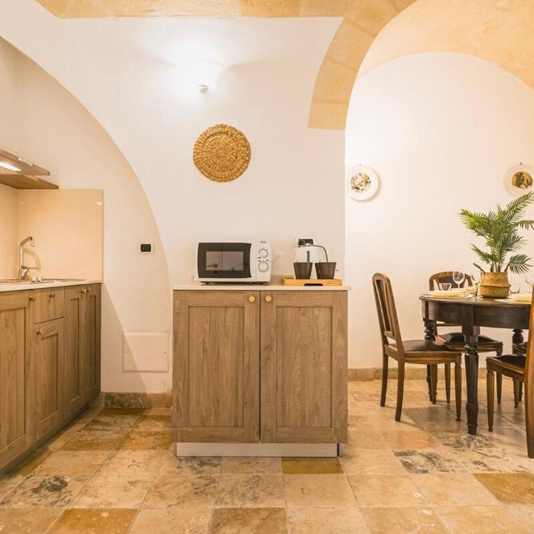 Sassi Suite - Elegant Historic Home - One-Bedroom Apartment - 5