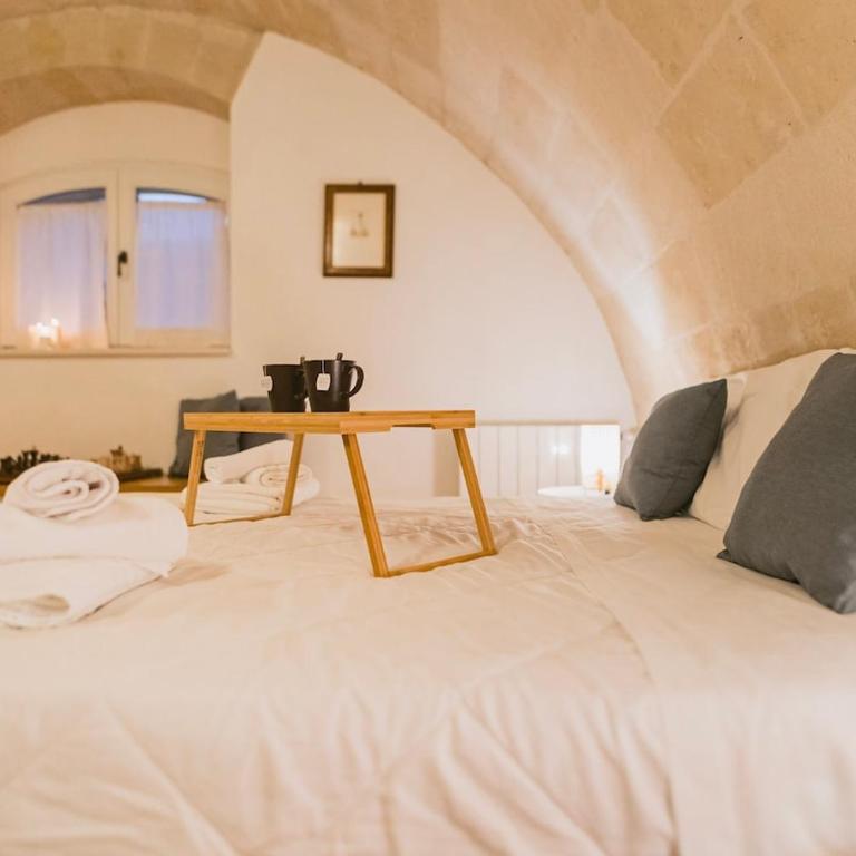 Sassi Suite - Elegant Historic Home - One-Bedroom Apartment - 10