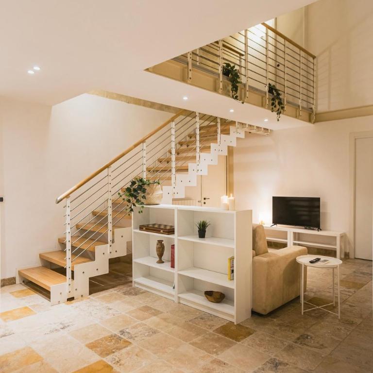 Sassi Suite - Elegant Historic Home - One-Bedroom Apartment - 18