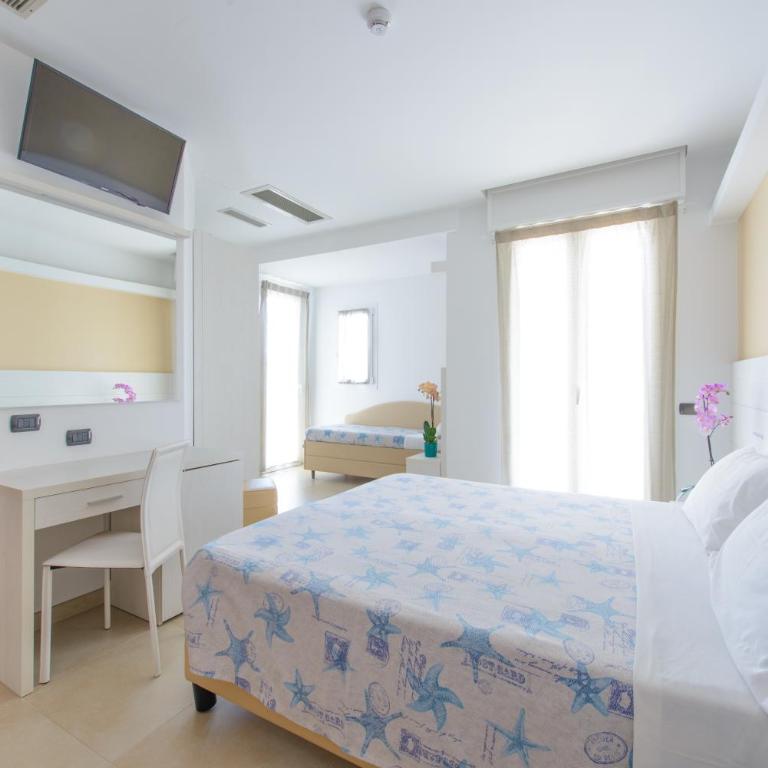Hotel Sans Souci - Camera Quadrupla con Balcone - 4