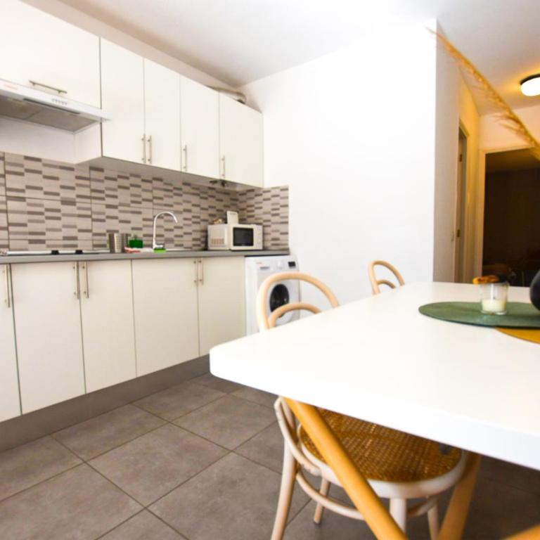Book Jet - Las Lomas Sunny Holiday Homes - Apartamento con vistas al jardín - 8