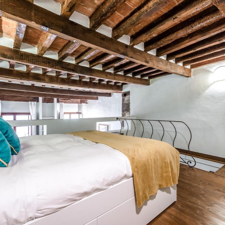Hostly-Suite Magnifica Al Borgo-Central Elegance - One-Bedroom Superior Apartment - 20