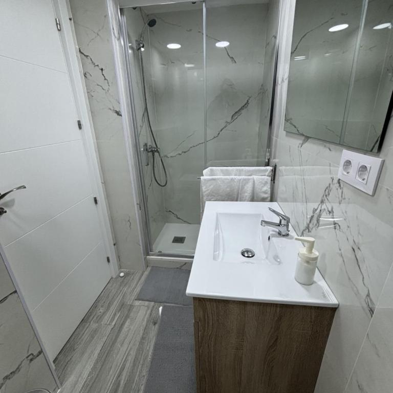 Plaza de toros de las Ventas, Ifema, Movistar Arena, Aeropuerto - Three-Bedroom Apartment - 14
