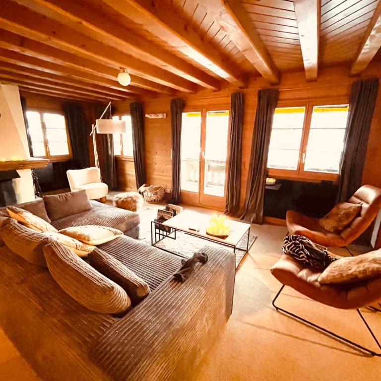 Chalet Bliss spacious six bedrooms and breathtaking views - Suite - 12