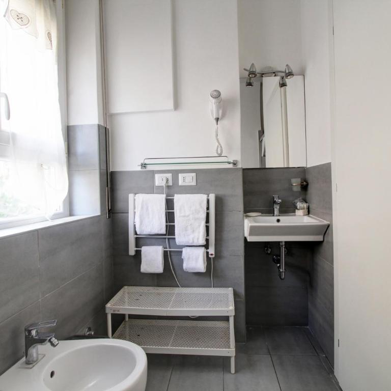 Vatican Central Suites - Camera Matrimoniale con Bagno Privato - 18