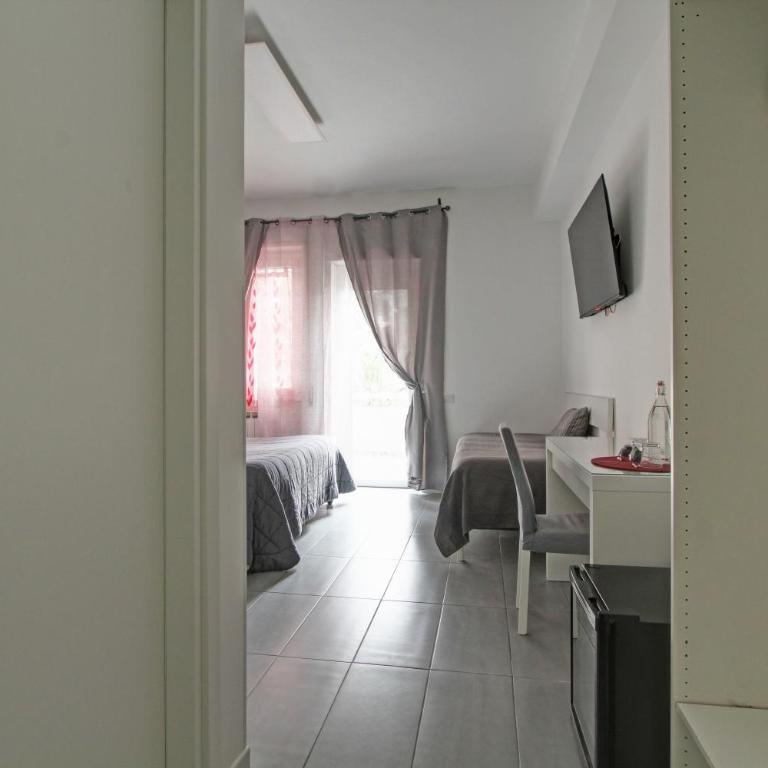 Vatican Central Suites - Camera Familiare con Bagno Privato - 8